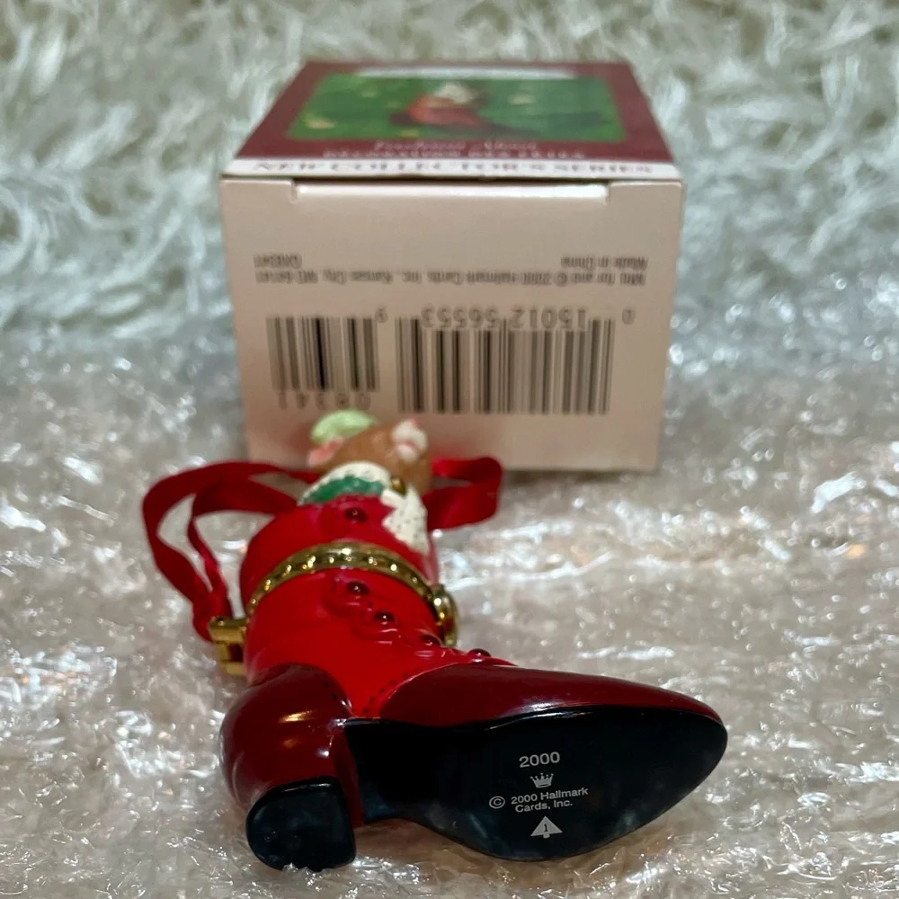 Hallmark 2000 FASHION AFOOT Ornament 1st Series Victorian Boot Mouse Hinged Box